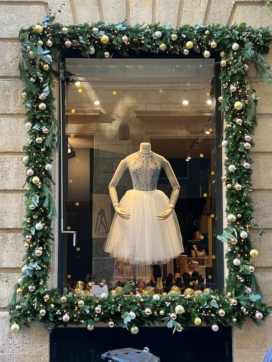 Vitrine de Noël Balletto Dance Shop — Bordeaux — Âme Bordeaux fleuriste