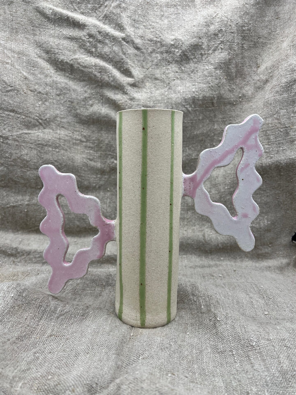 VASE PAPILLON RAYURES VERT ET ROSE by LEOMIH - photo 1