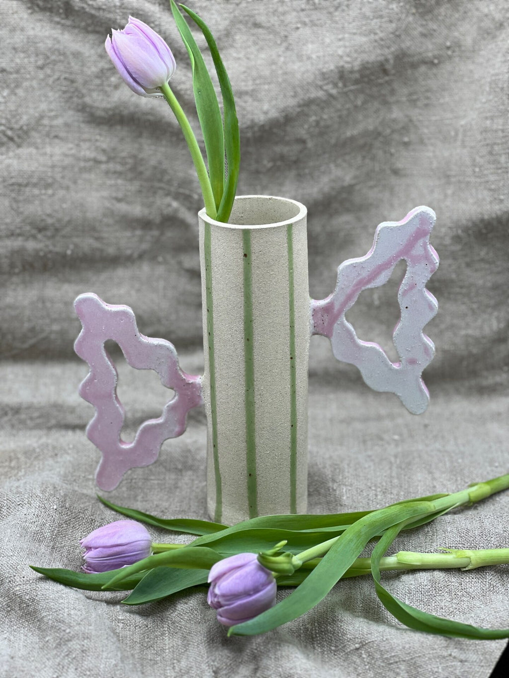 VASE PAPILLON RAYURES VERT ET ROSE by LEOMIH - photo 2