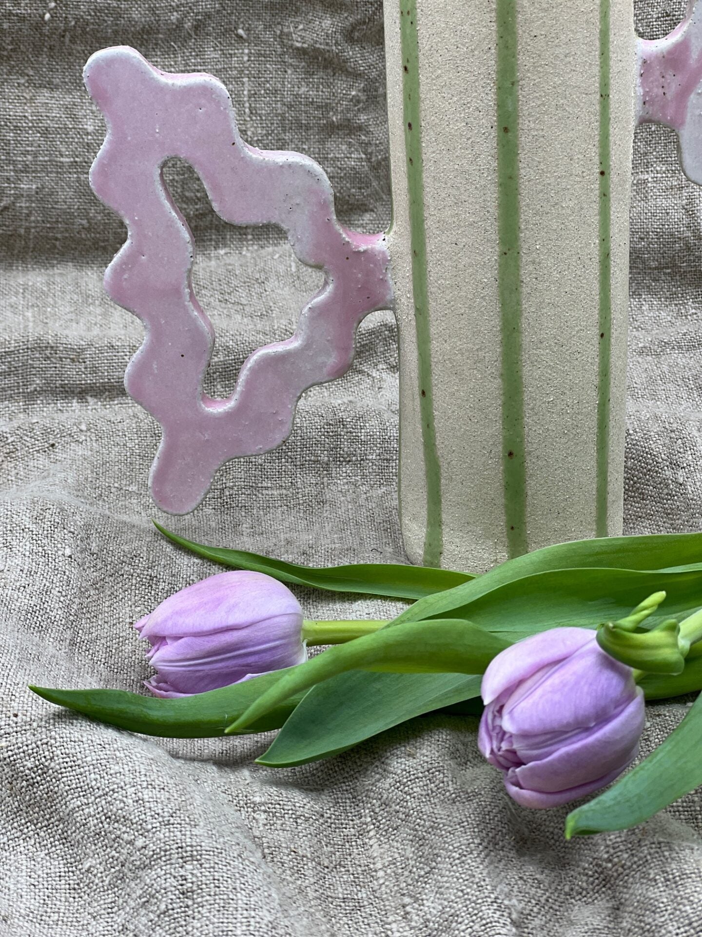VASE PAPILLON RAYURES VERT ET ROSE by LEOMIH - photo 3
