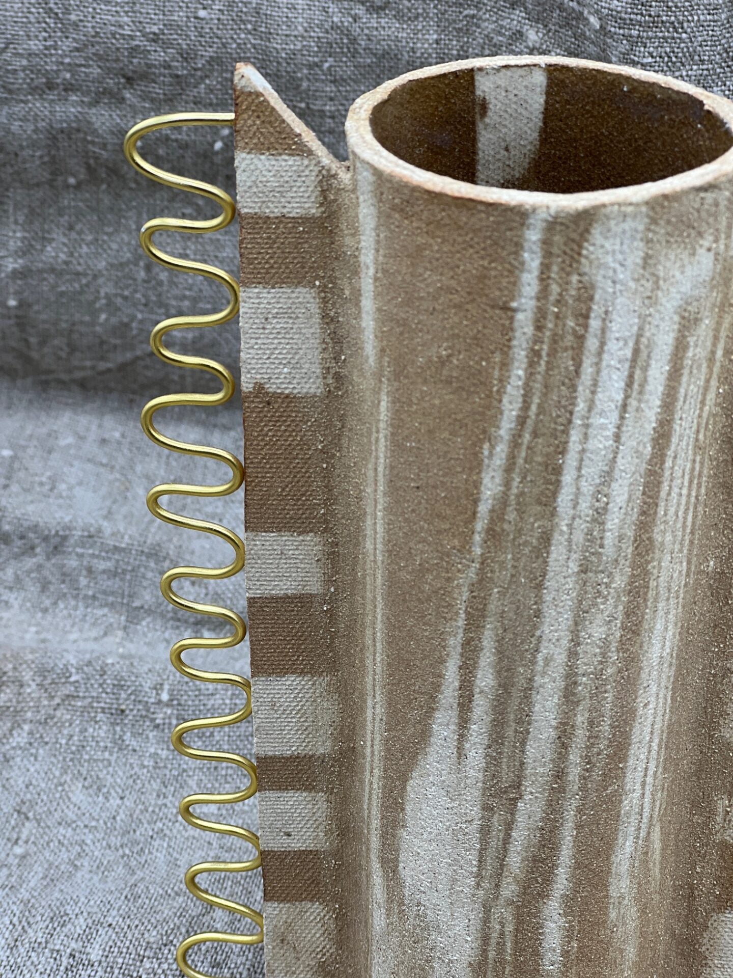 VASE TERRE MÊLÉE ET LAITON by LEOMIH - photo 2
