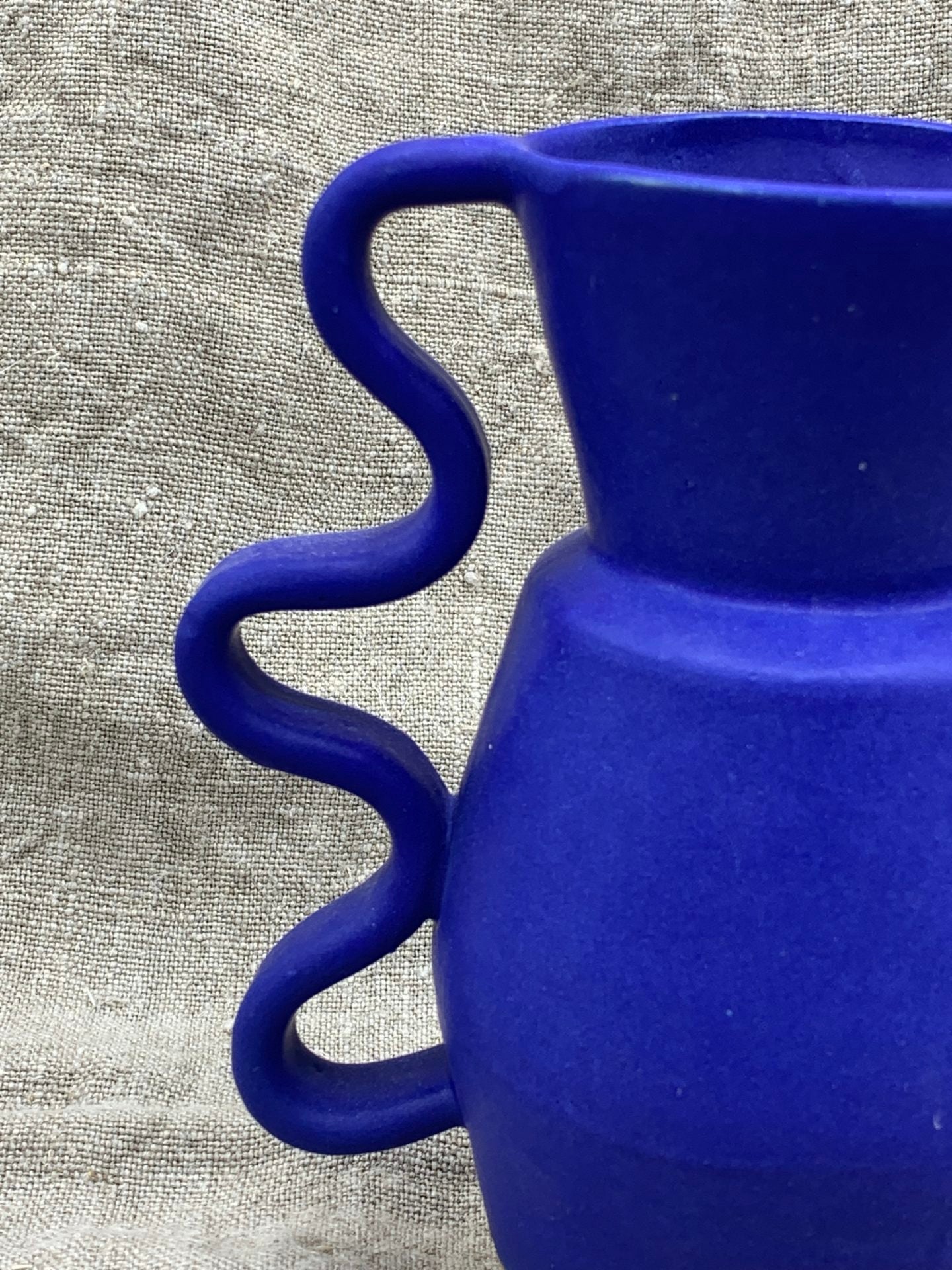 VASE BLEU WIGGLE ARMS by SOPHIE ALDA - photo 3