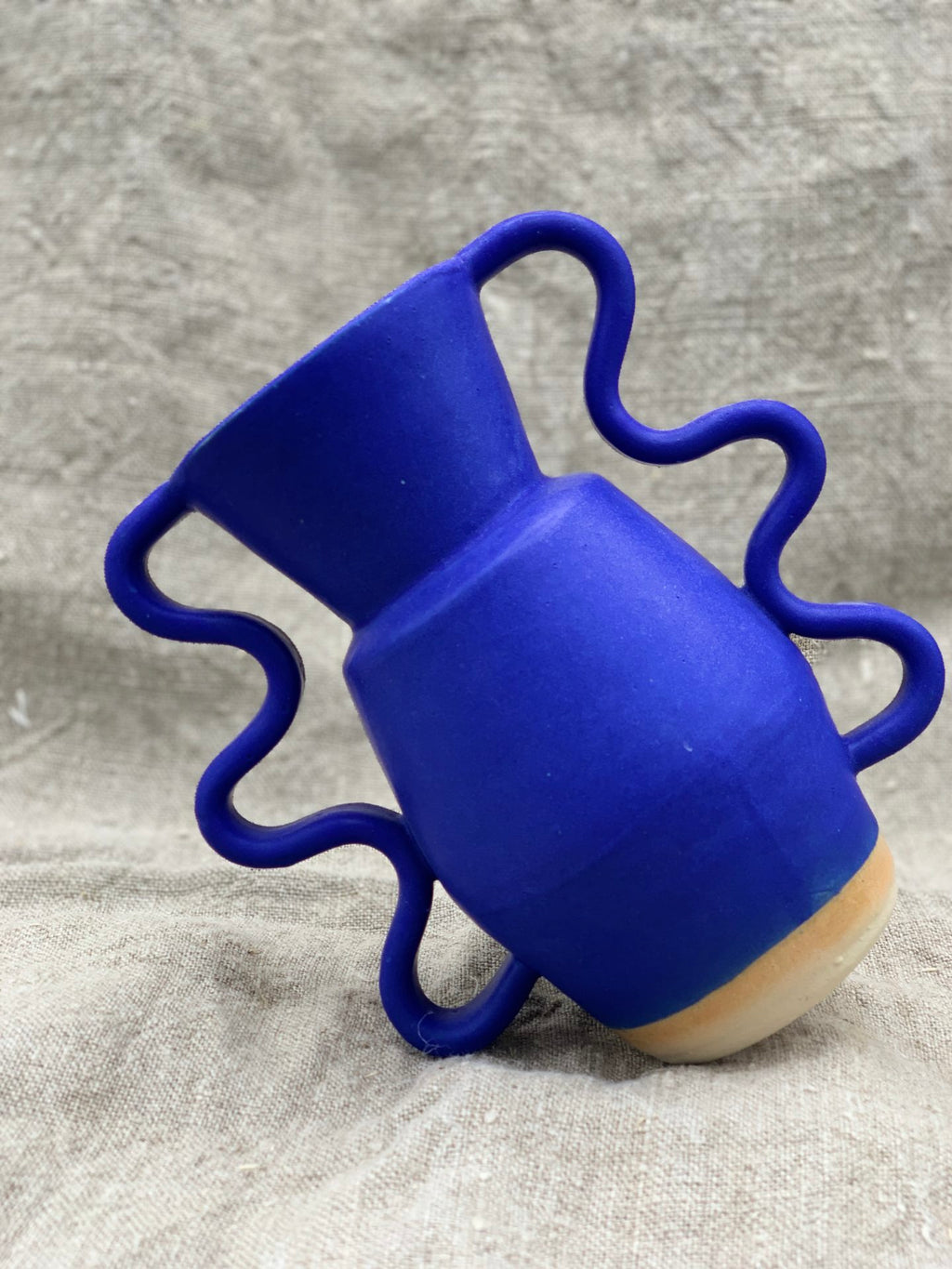 VASE BLEU WIGGLE ARMS by SOPHIE ALDA - photo 2