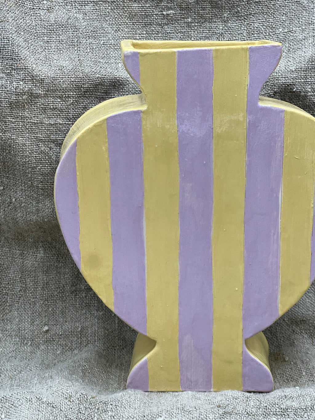 VASE RAYURES LILAS ET JAUNE by JONQUIL ATELIER - photo 4