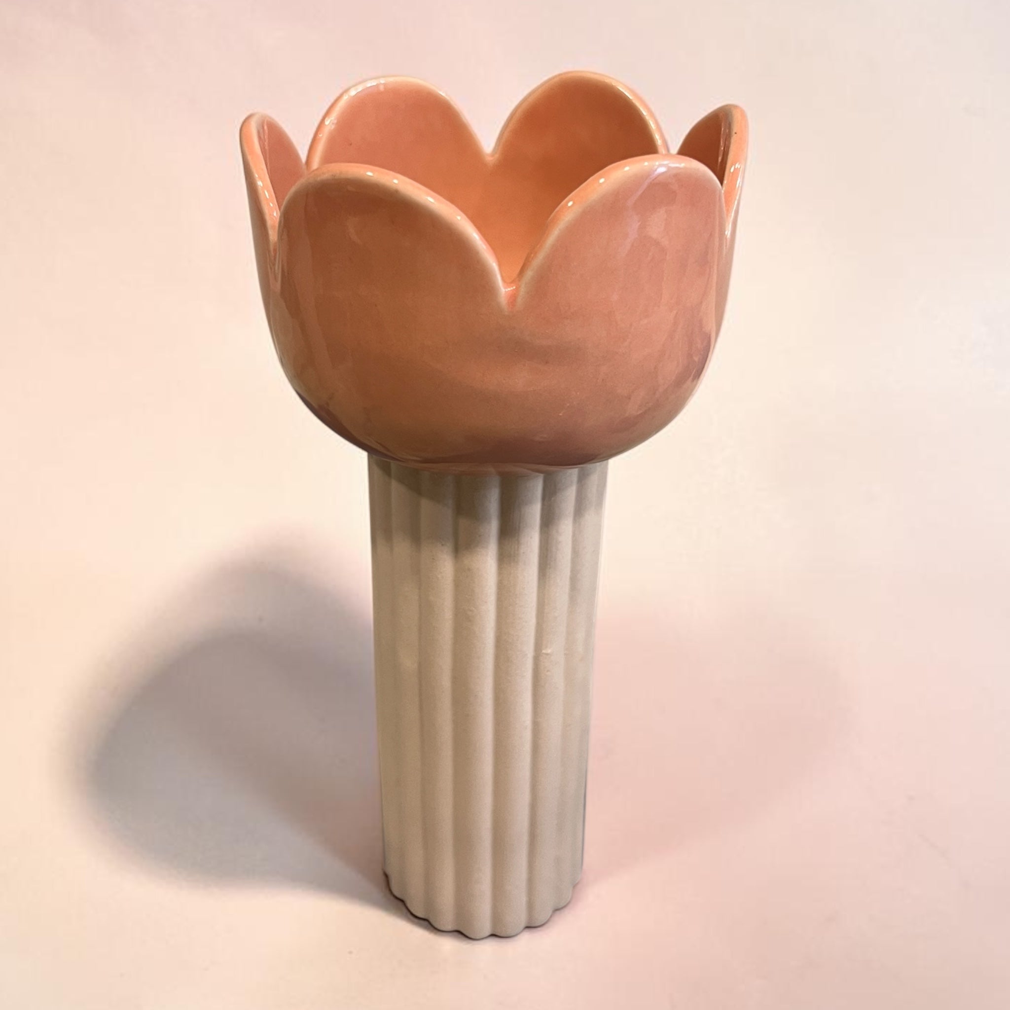 Vase Lily by Camille Esnée