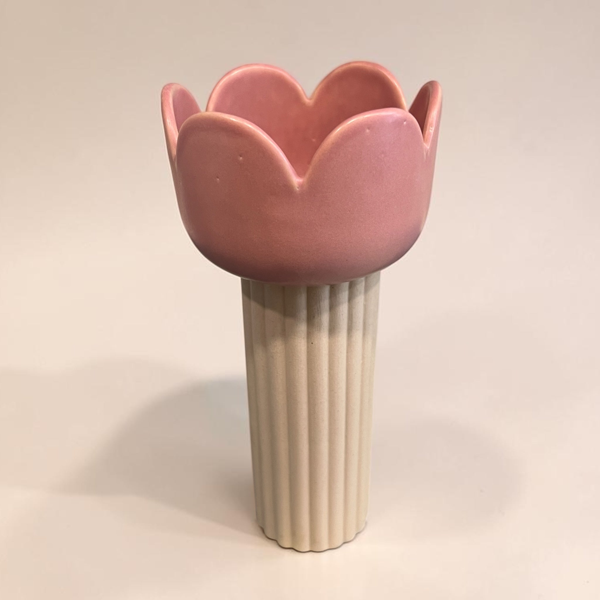 Vase Lily by Camille Esnée