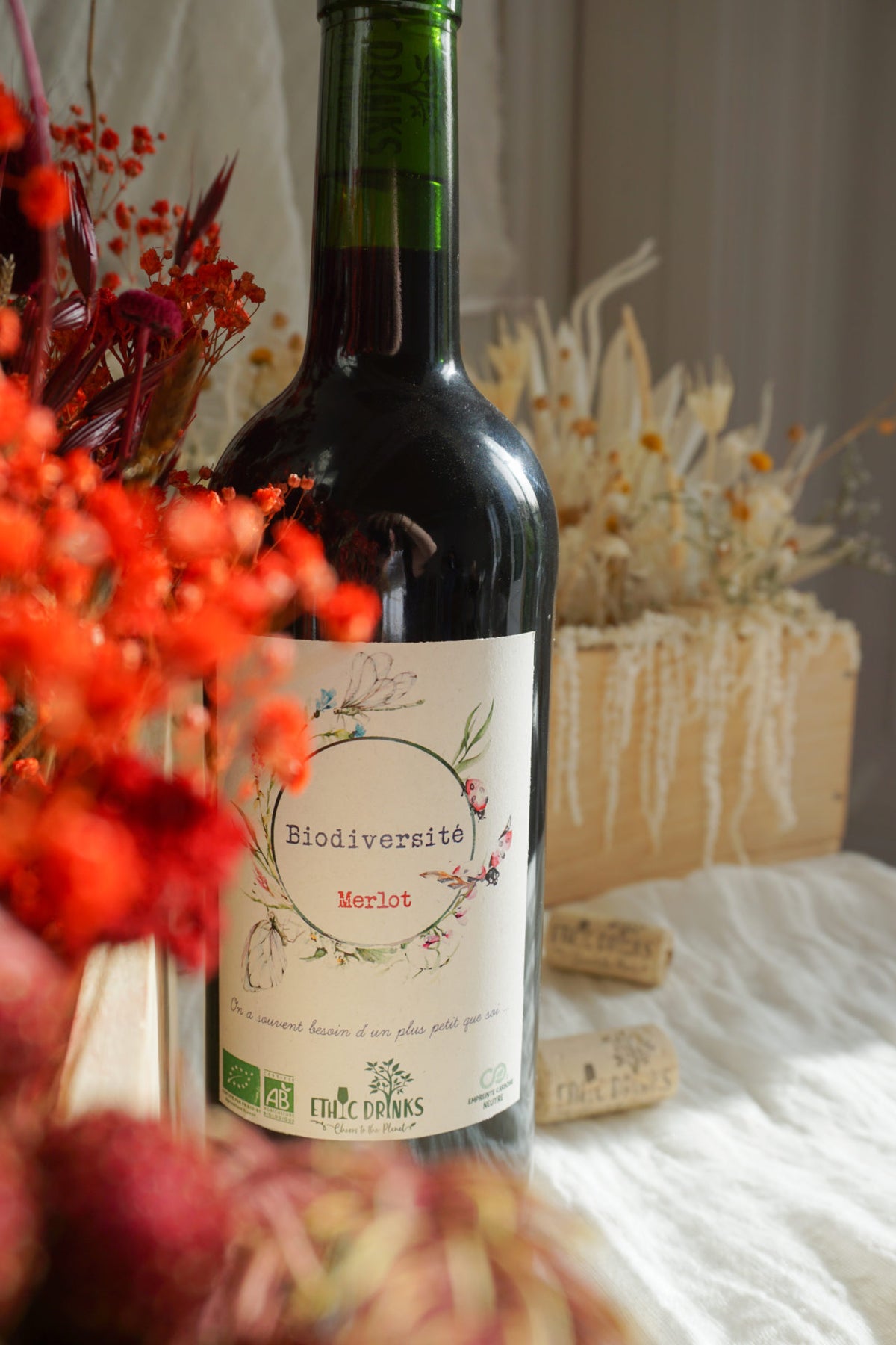 Ethic Drinks — Shooting Produit — compositions florales shooting — Âme Bordeaux fleuriste