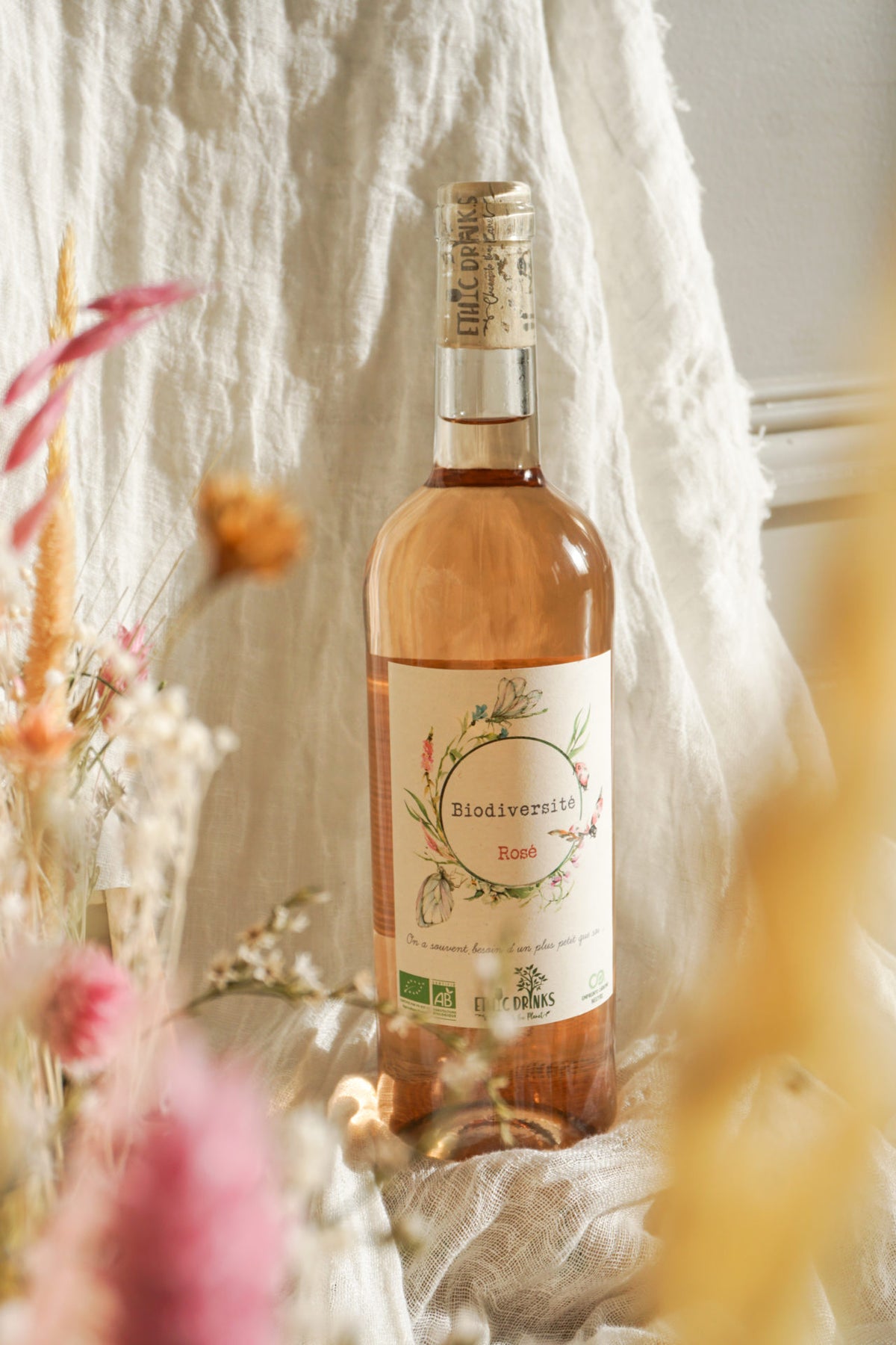 Ethic Drinks — Shooting Produit — compositions florales shooting — Âme Bordeaux fleuriste