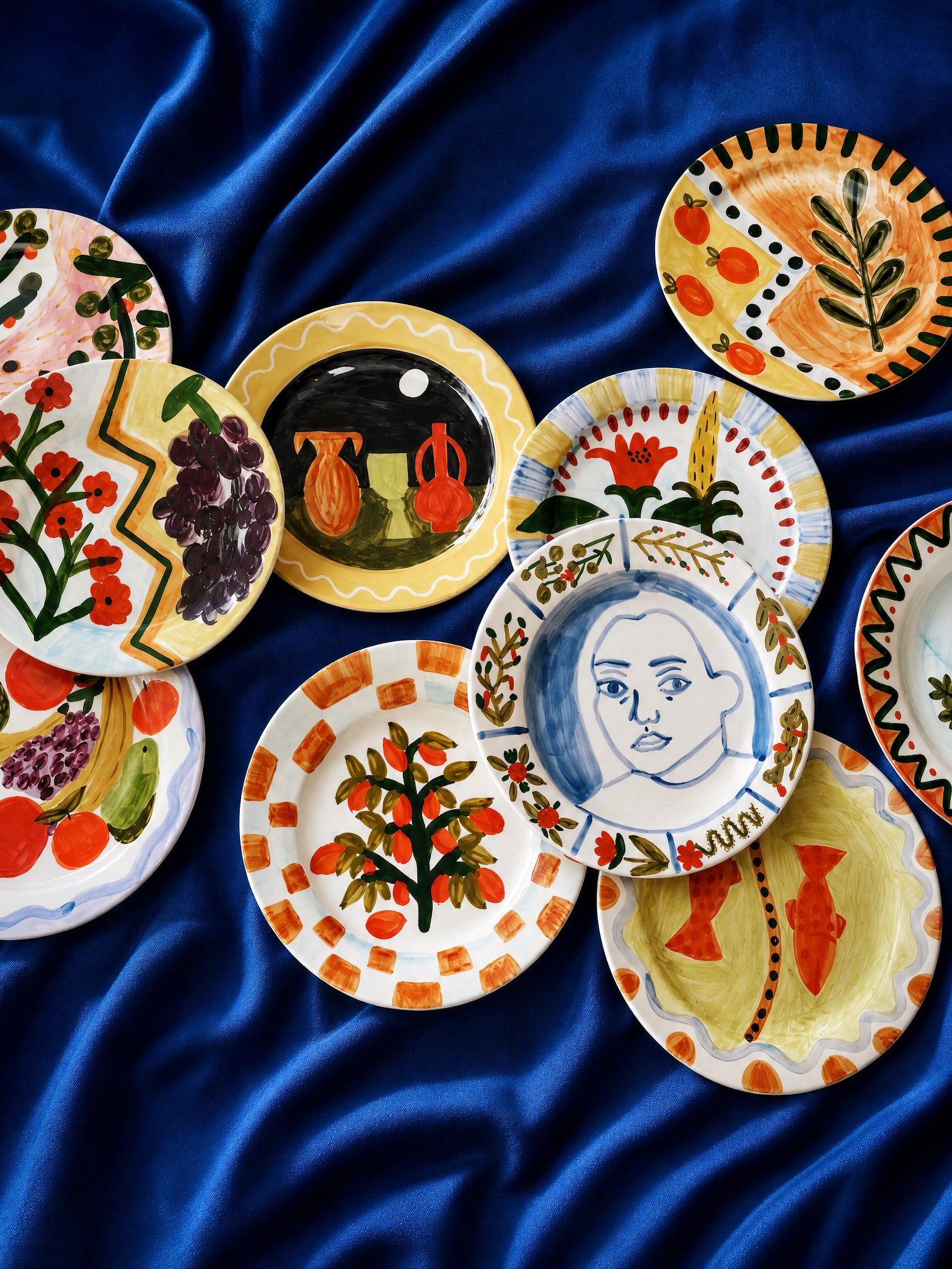 Assiettes peintes à la main de créateurs européens sélectionnées par Âme à Bordeaux | ÂME Fleuriste Bordeaux