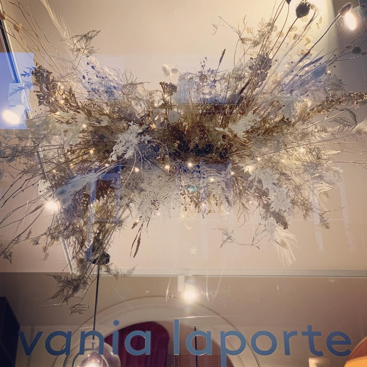 Vitrine de Noël Vania Laporte — Vital Carles — Bordeaux — Âme Bordeaux fleuriste