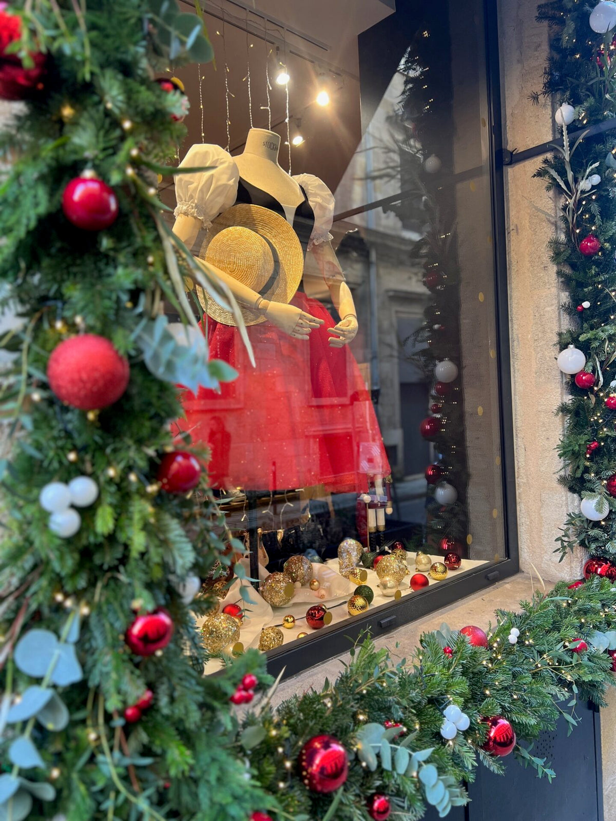 Vitrine de Noël Balletto Dance Shop — Bordeaux — Âme Bordeaux fleuriste