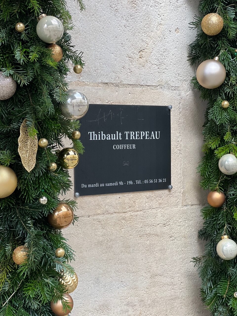Vitrine de Noël Thibaut Trepeau — Bordeaux — Âme Bordeaux fleuriste