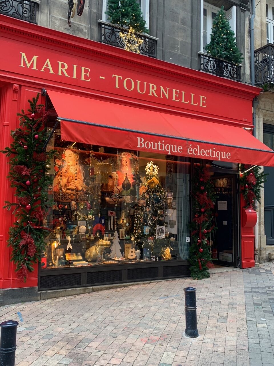 Vitrine de Noël La Fine Bouche — Bordeaux — Âme Bordeaux fleuriste