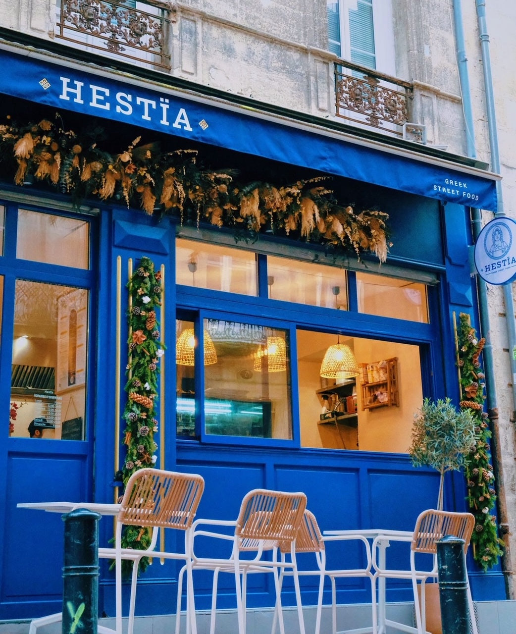 Vitrine de Noël Hestia — Bordeaux — Âme Bordeaux fleuriste