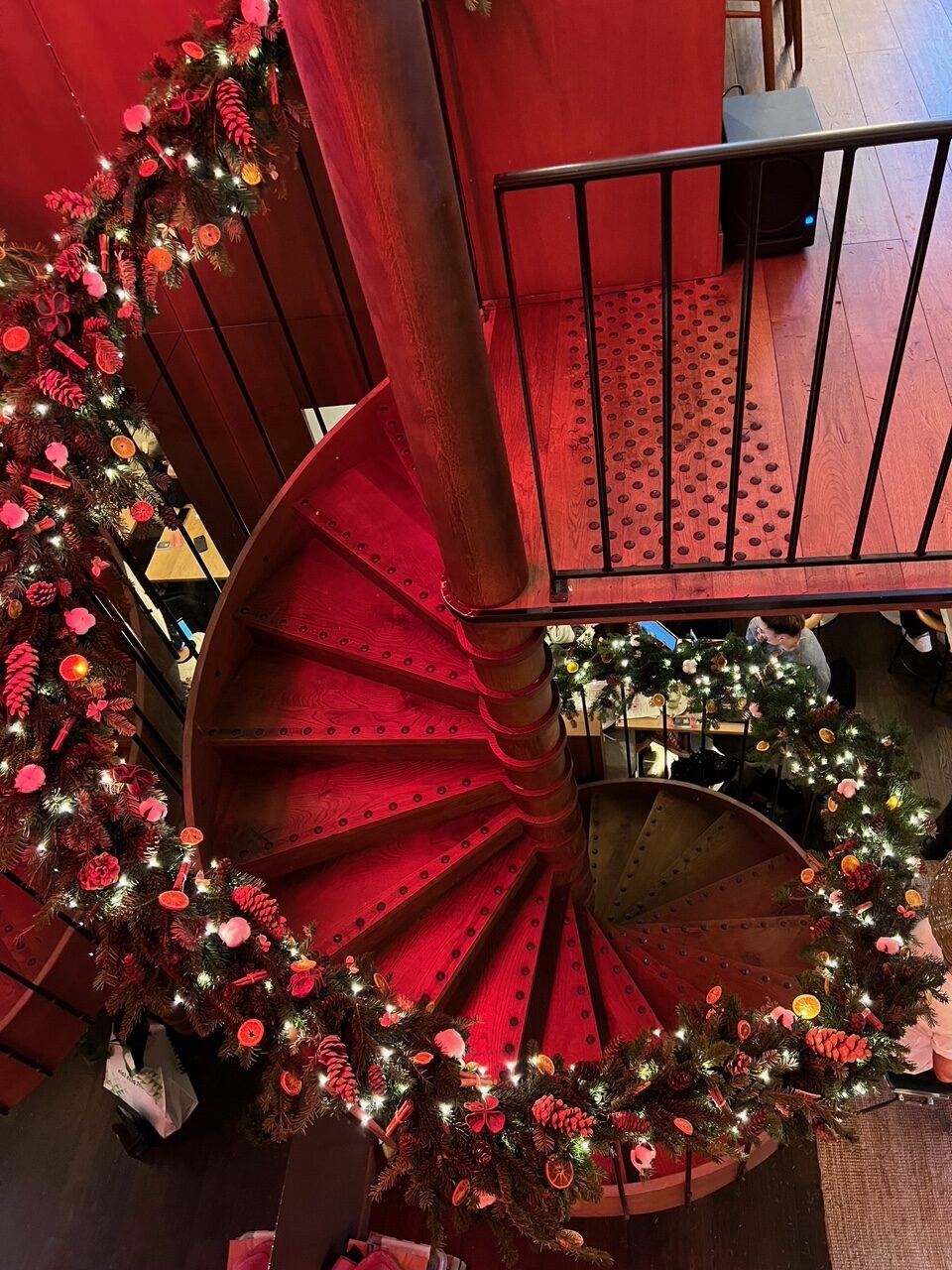 Vitrine de Noël French House — Bordeaux — Âme Bordeaux fleuriste